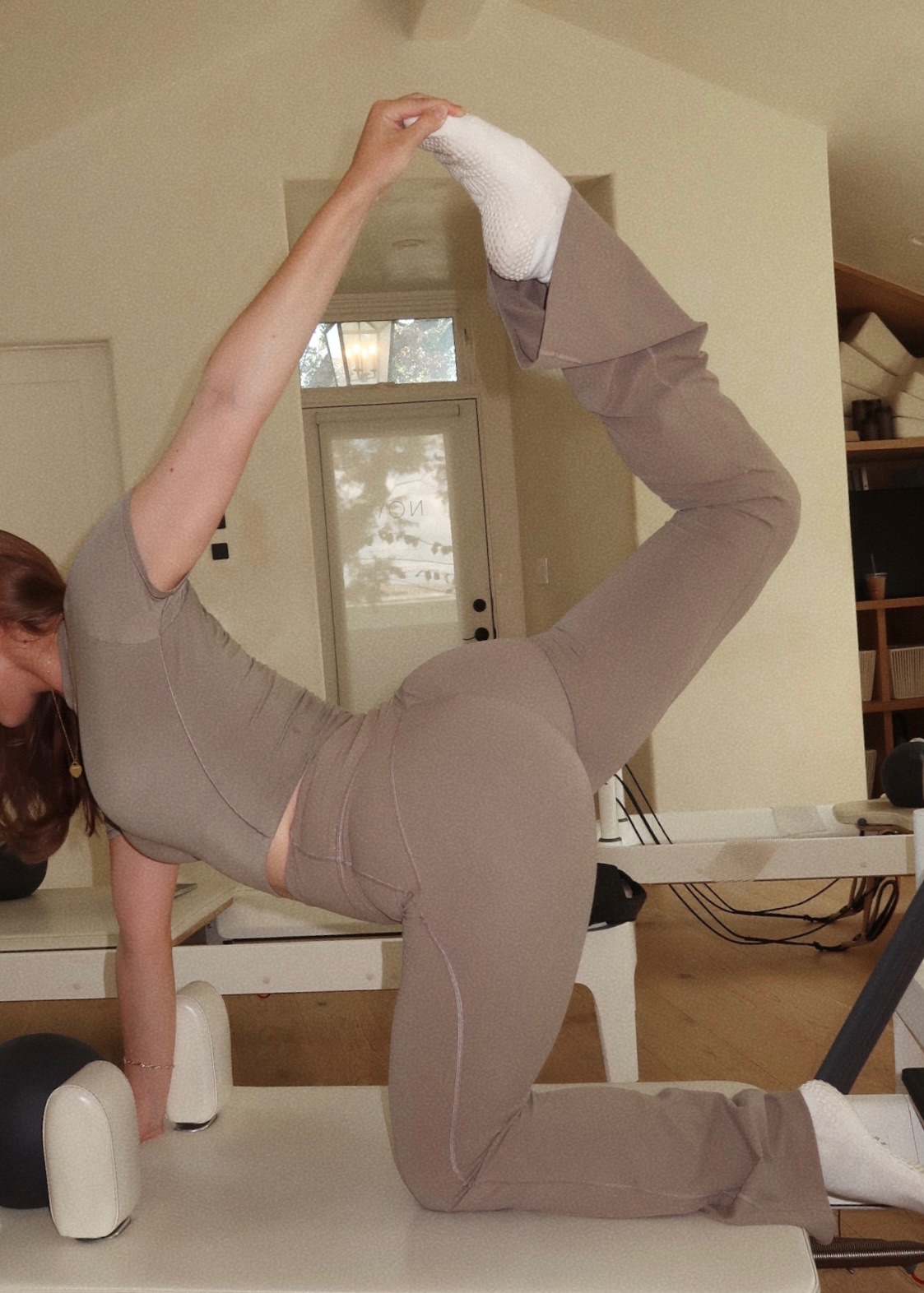 Backbend on reformer